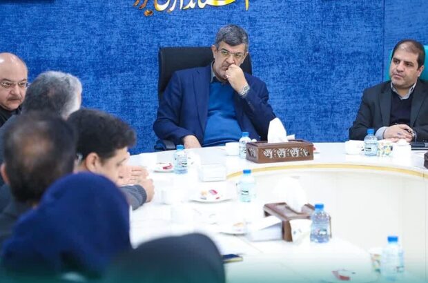 چرخ کارخانه‌ها سیلی محکمی بر صورت بدخواهان؛ جنگ رمضان تبلور ایثارگری جامعه کارگری
